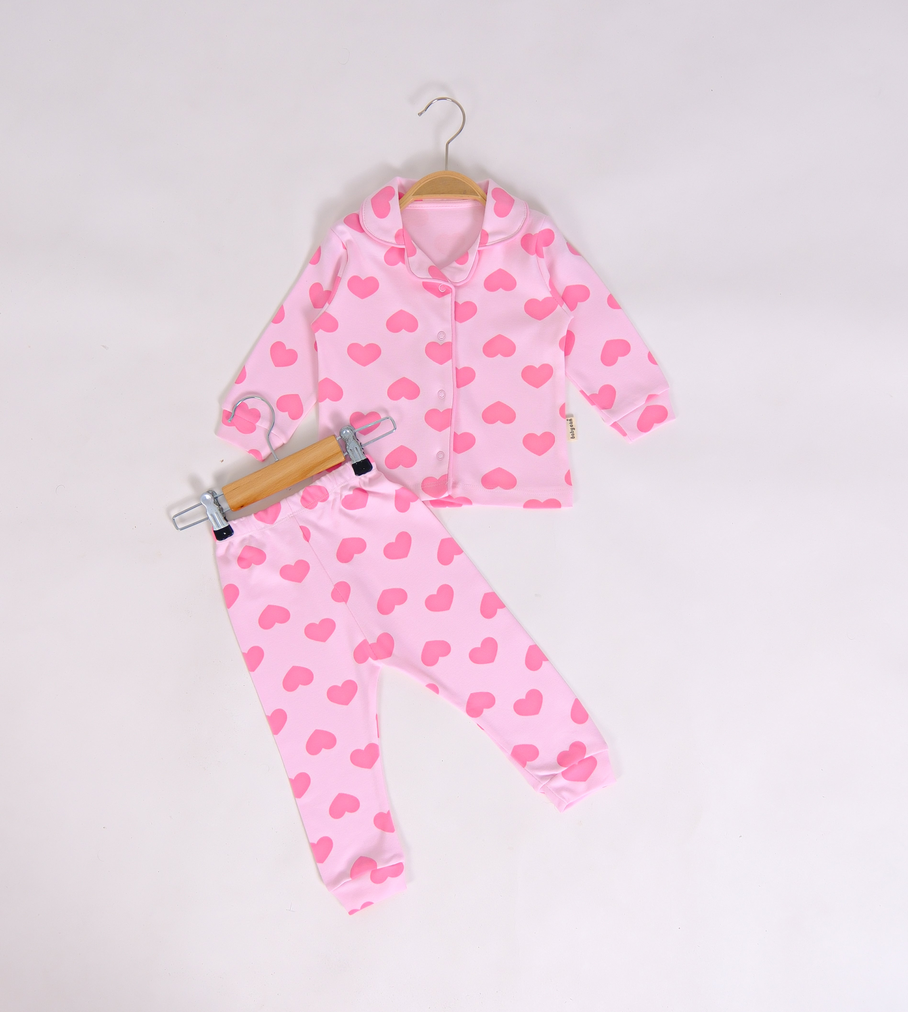 Kız Bebek Kalp Desenli Düğmeli Pijama Takımı