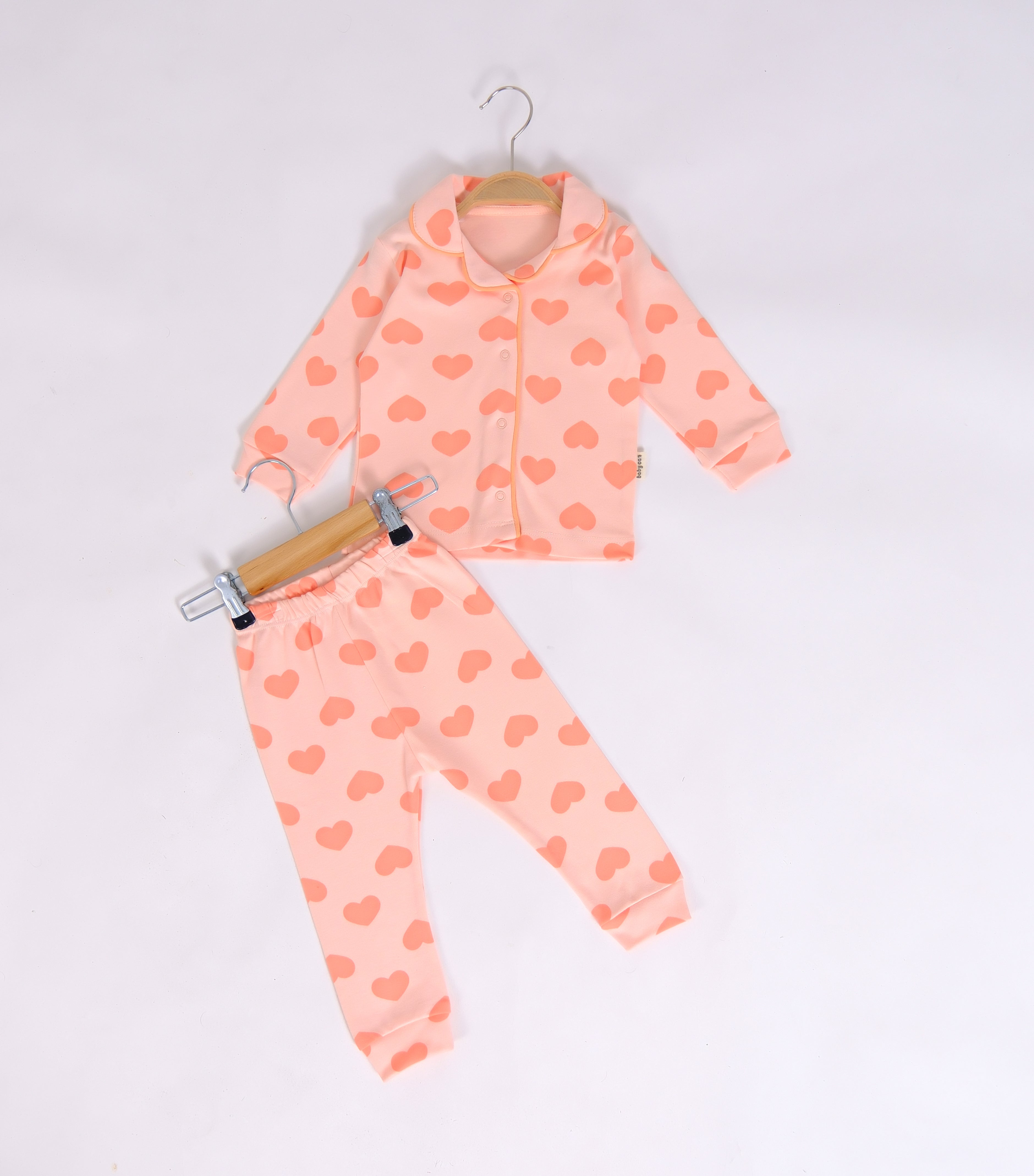 Kız Bebek Kalp Desenli Düğmeli Pijama Takımı