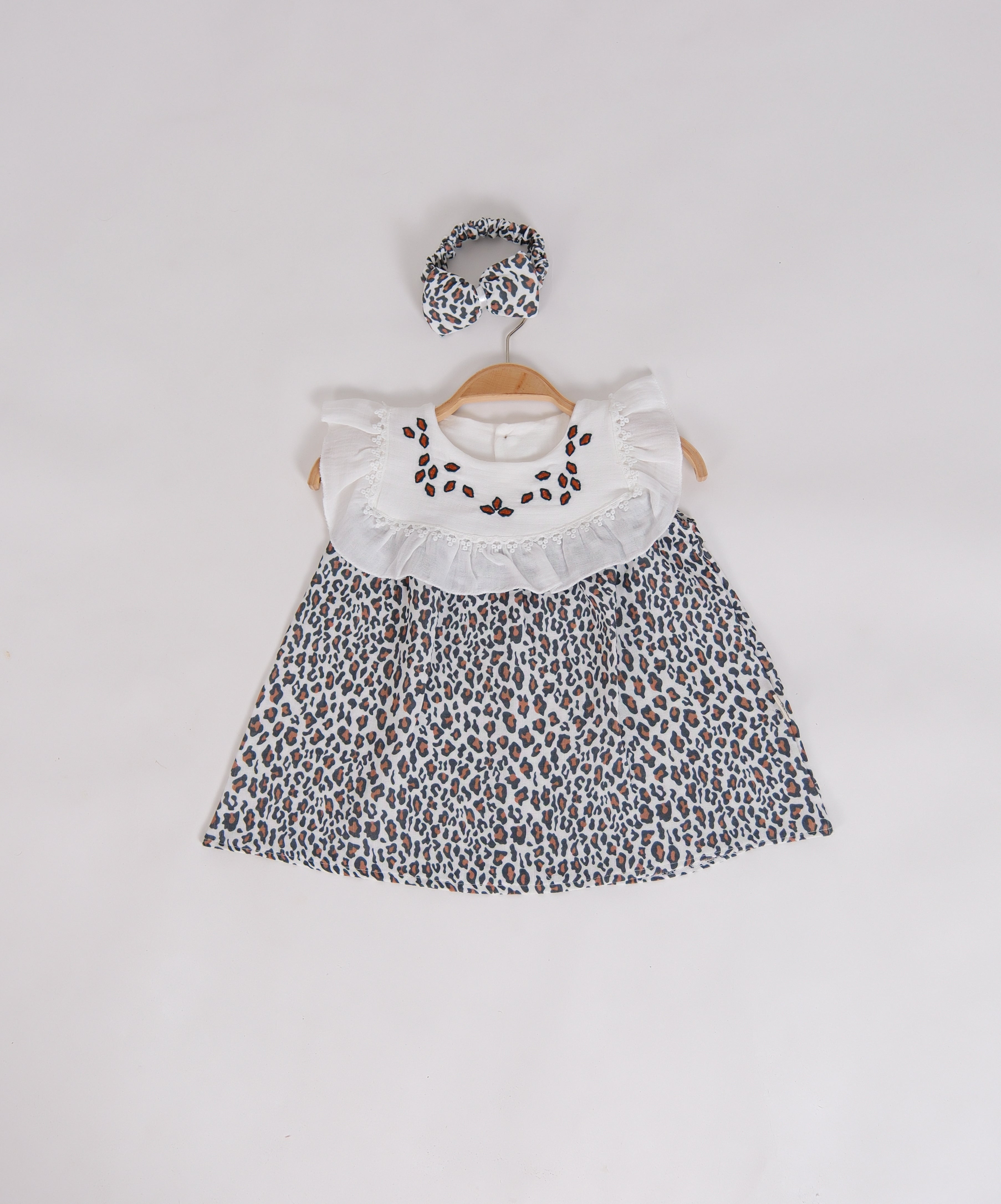 Leopar Desenli Fiyonklu Kız Bebek Elbise