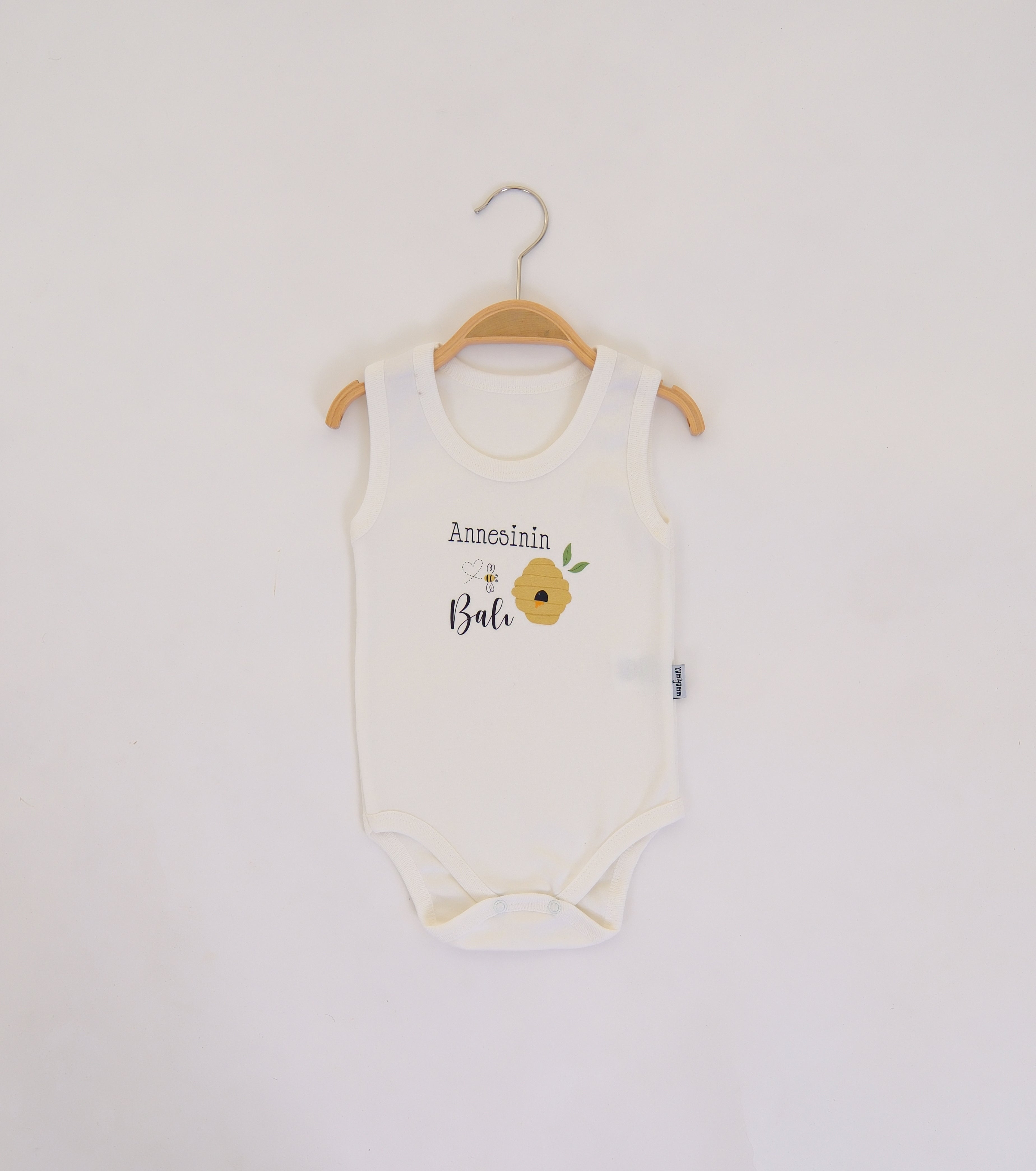 Annesinin Balı Yazılı Kolsuz Bebek Body
